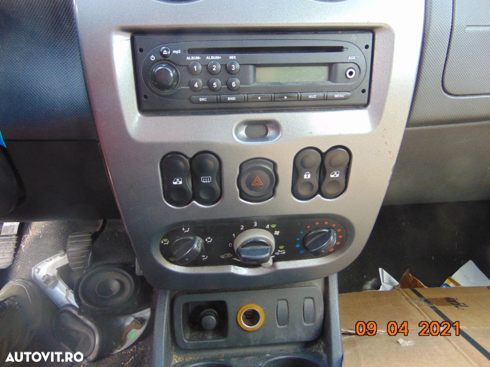 Panou comenzi aer caldura dacia Duster 2009-2013 Logan Sandero - 1