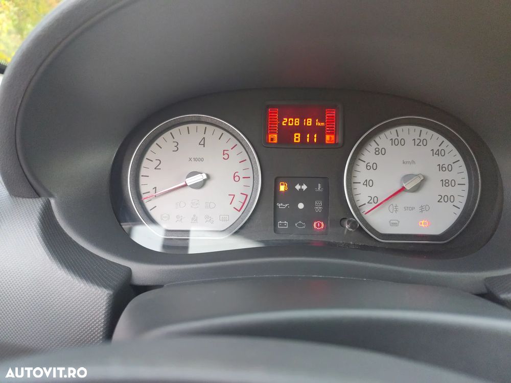 Dacia Sandero - 8