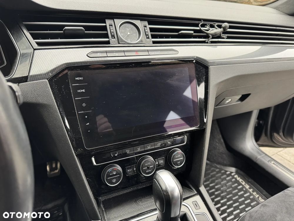 Volkswagen Arteon 2.0 TDI SCR R-Line DSG - 29