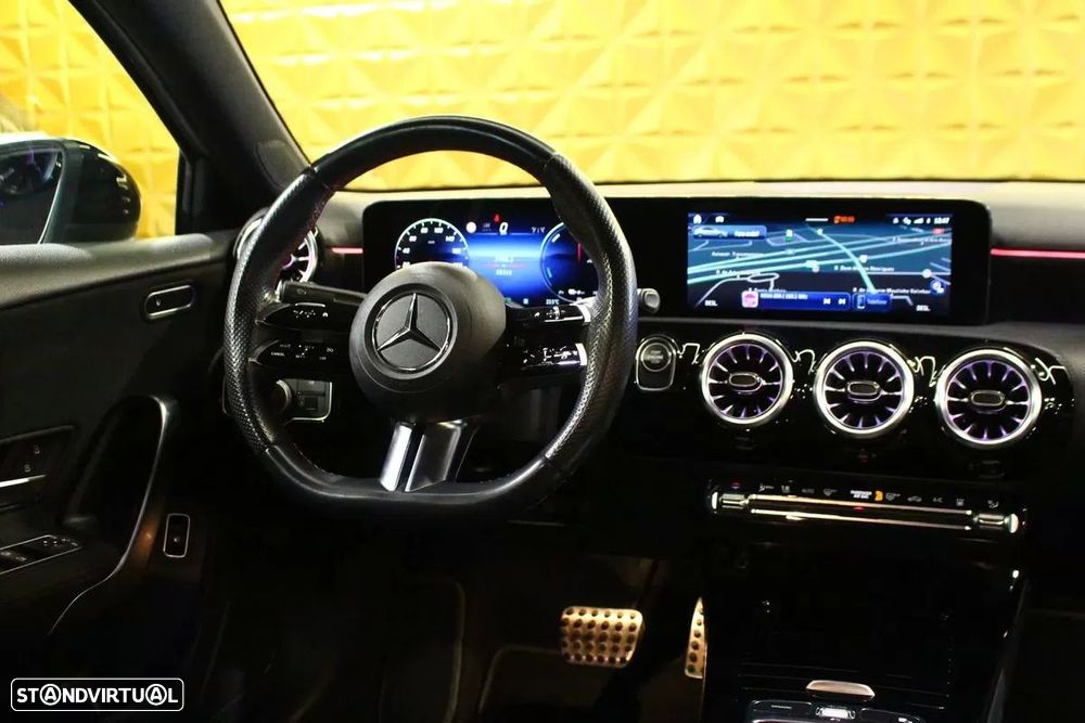 Mercedes-Benz A 250 e AMG Line - 17