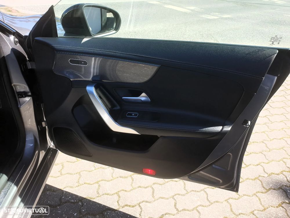 Mercedes-Benz CLA 180 d Progressive - 34