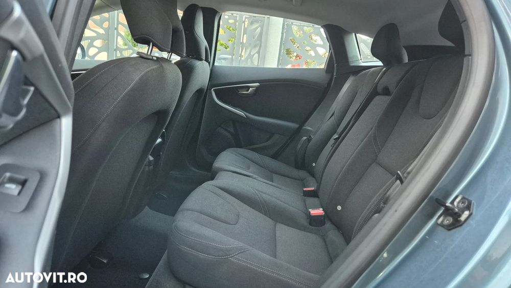 Volvo V40 D2 R Design - 15