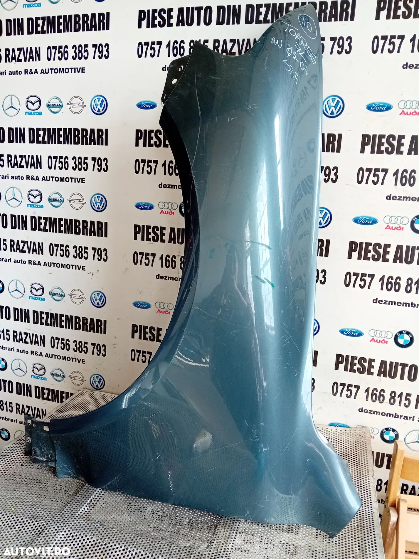 Aripa Stanga Vw Touareg 7L An 2002-2007 LICHIDARE STOC - 1