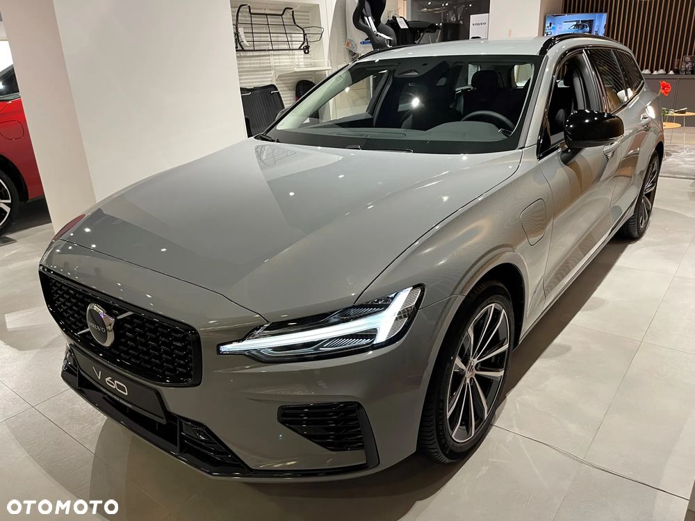 Volvo V60 B4 B Plus Dark - 1