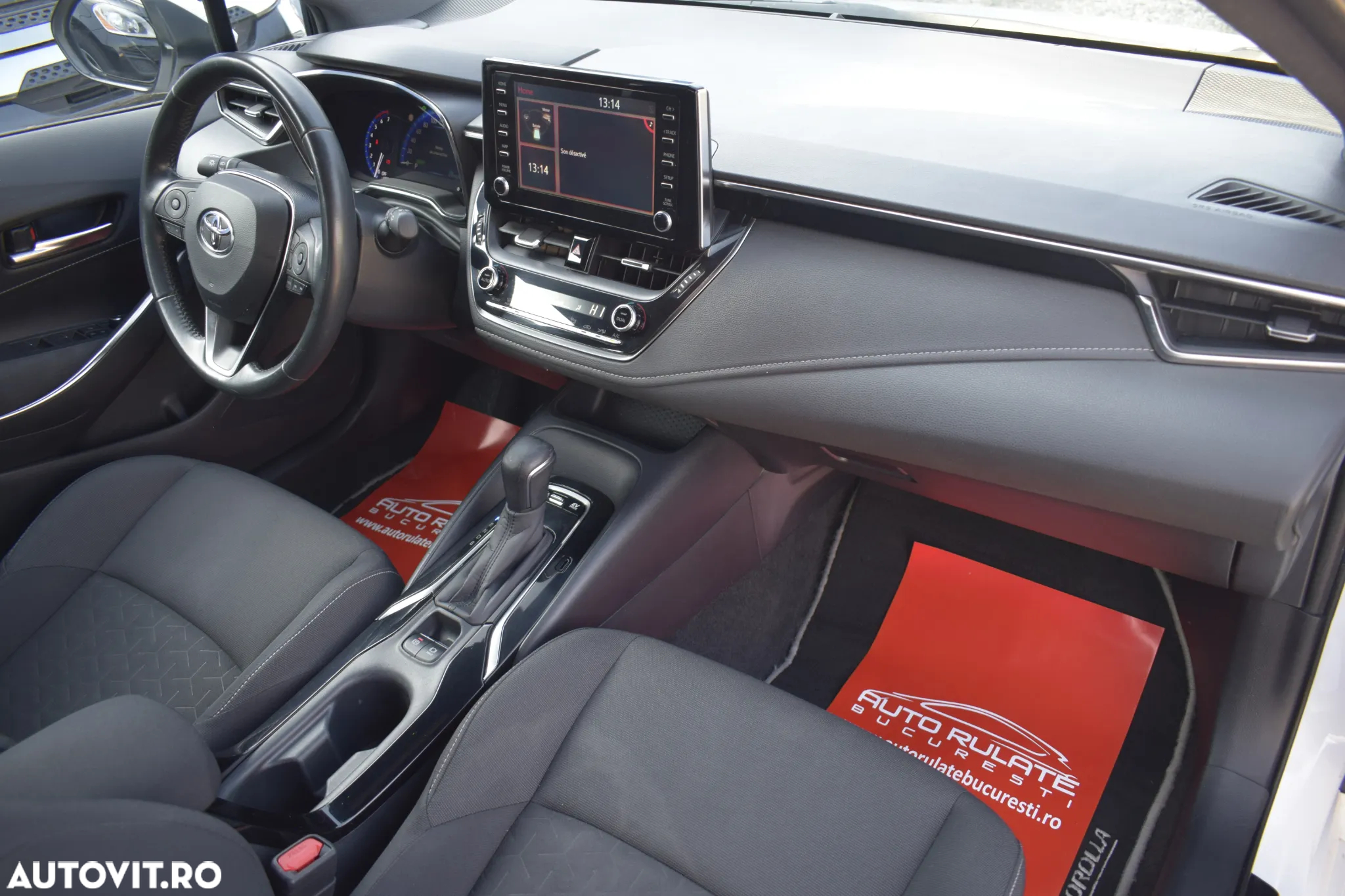 Toyota Corolla 1.8 Hybrid Business Edition - 12