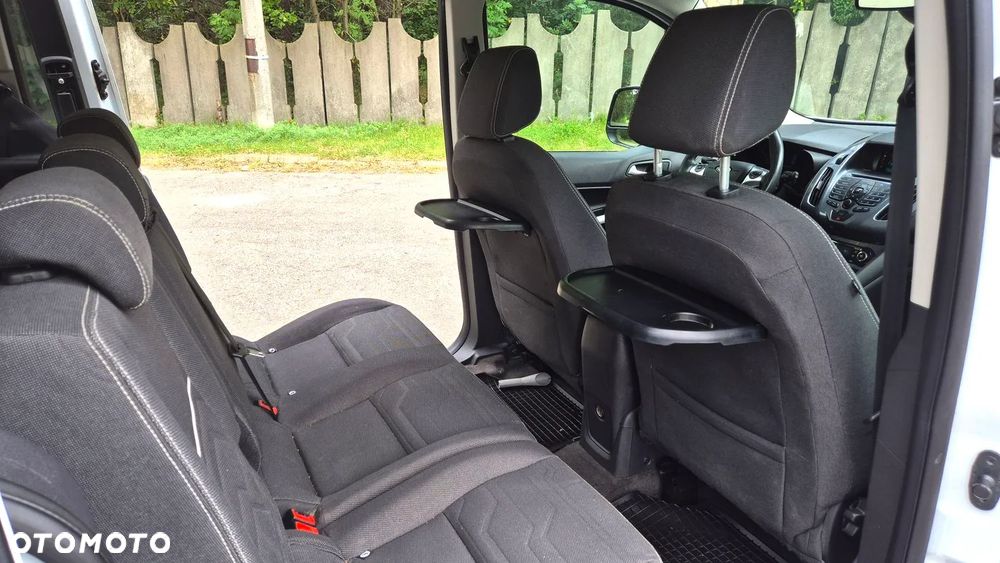 Ford Tourneo Connect Grand - 13