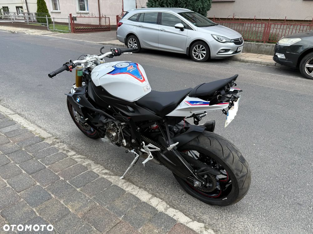 BMW S - 4