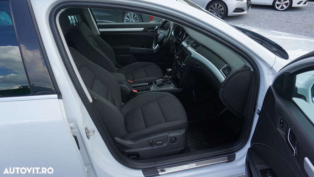 Skoda Superb 2.0 TDI Green tec DSG Elegance - 11