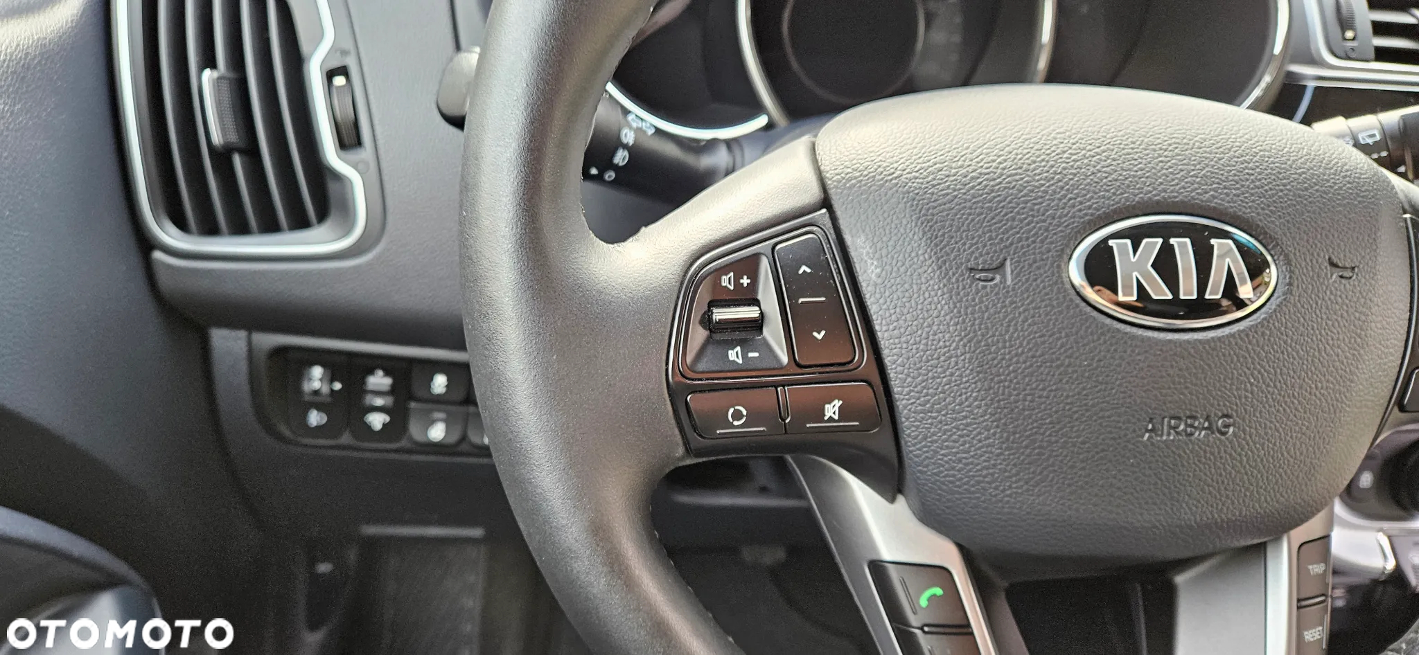 Kia Rio - 22