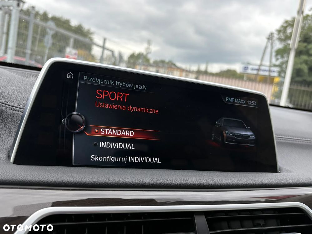 BMW Seria 7 730d xDrive - 24