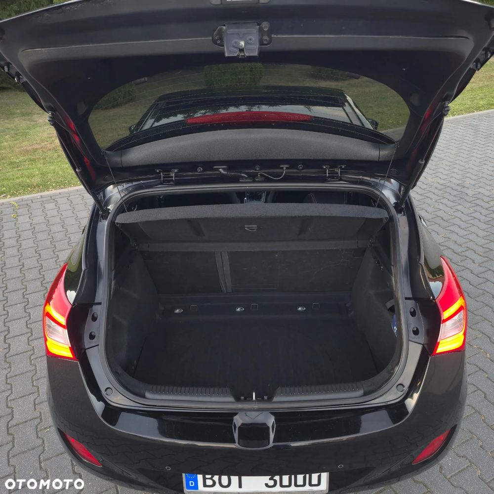 Hyundai i30 blue 1.6 GDI Passion - 19