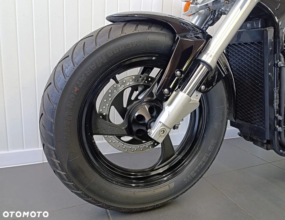Suzuki Intruder - 9