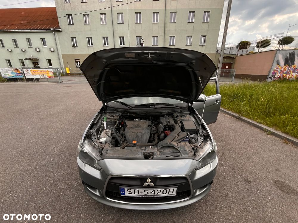 Mitsubishi Lancer 1.6 Invite - 10