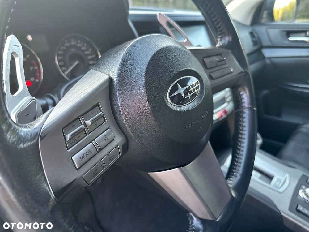 Subaru Legacy 2.5i GT - 14