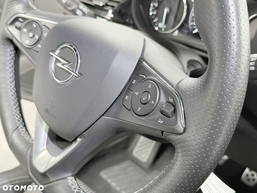 Opel Insignia - 32