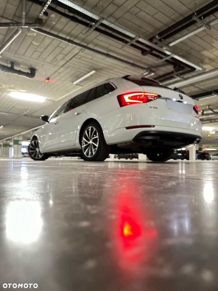 Skoda Superb 2.0 TDI 4x4 L&K DSG - 6