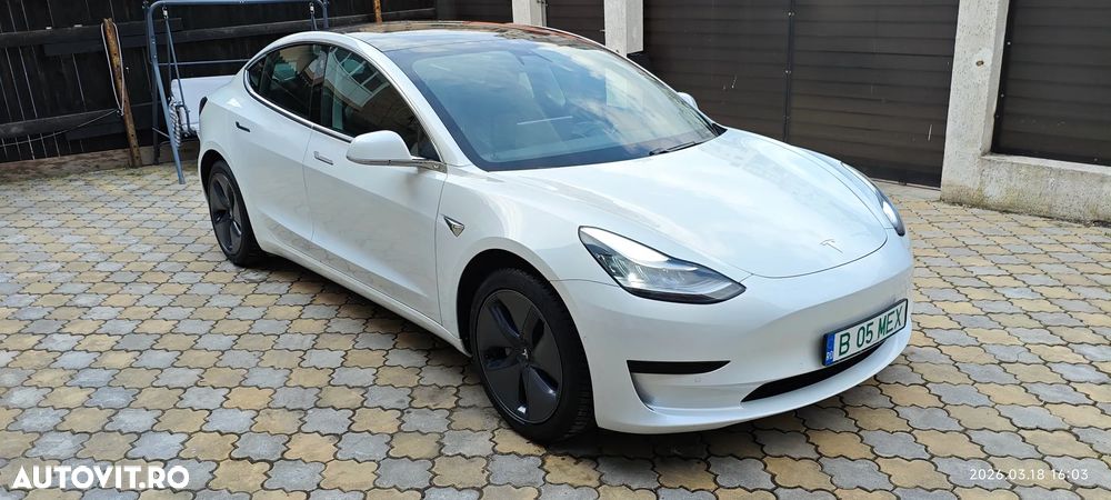 Tesla Model 3 - 2