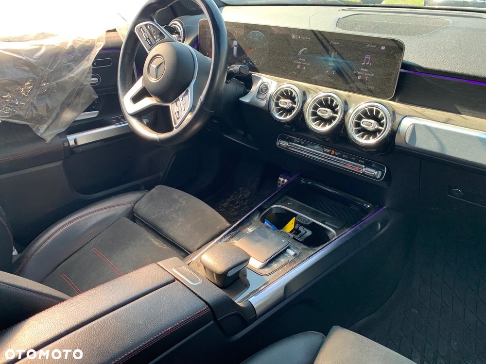 Mercedes-Benz GLB 250 4-Matic 8G-DCT - 14