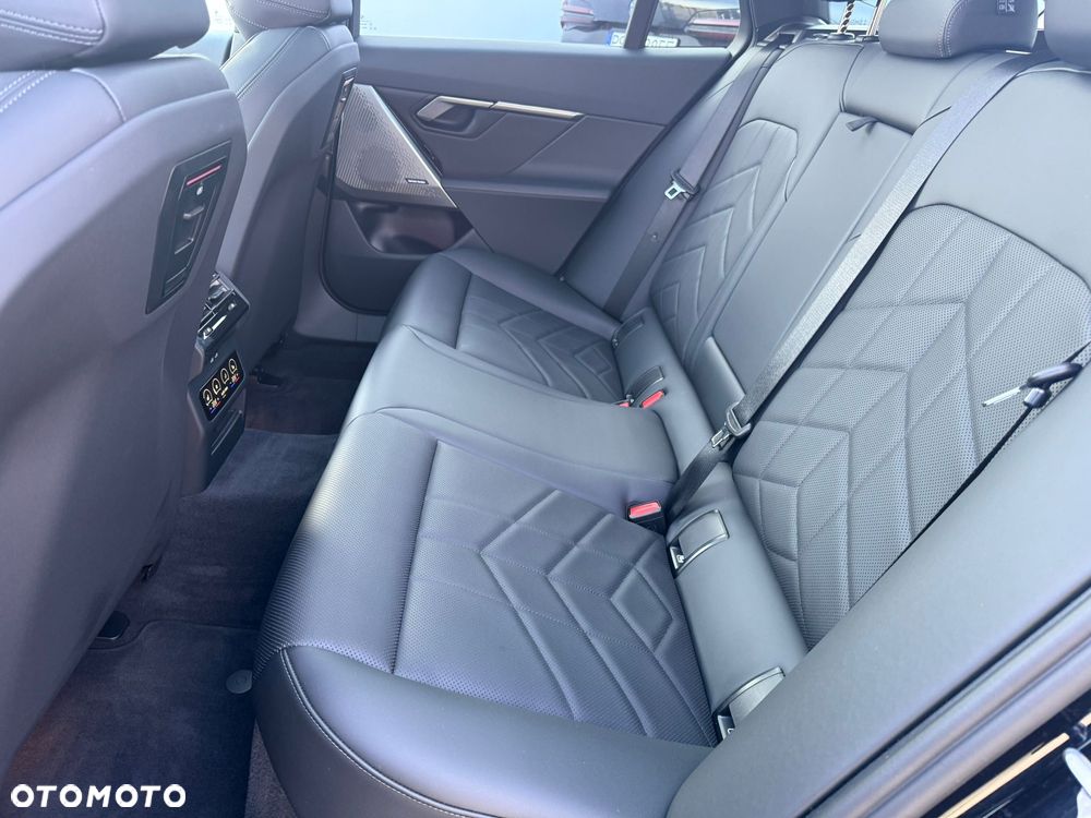 BMW Seria 5 520d - 38