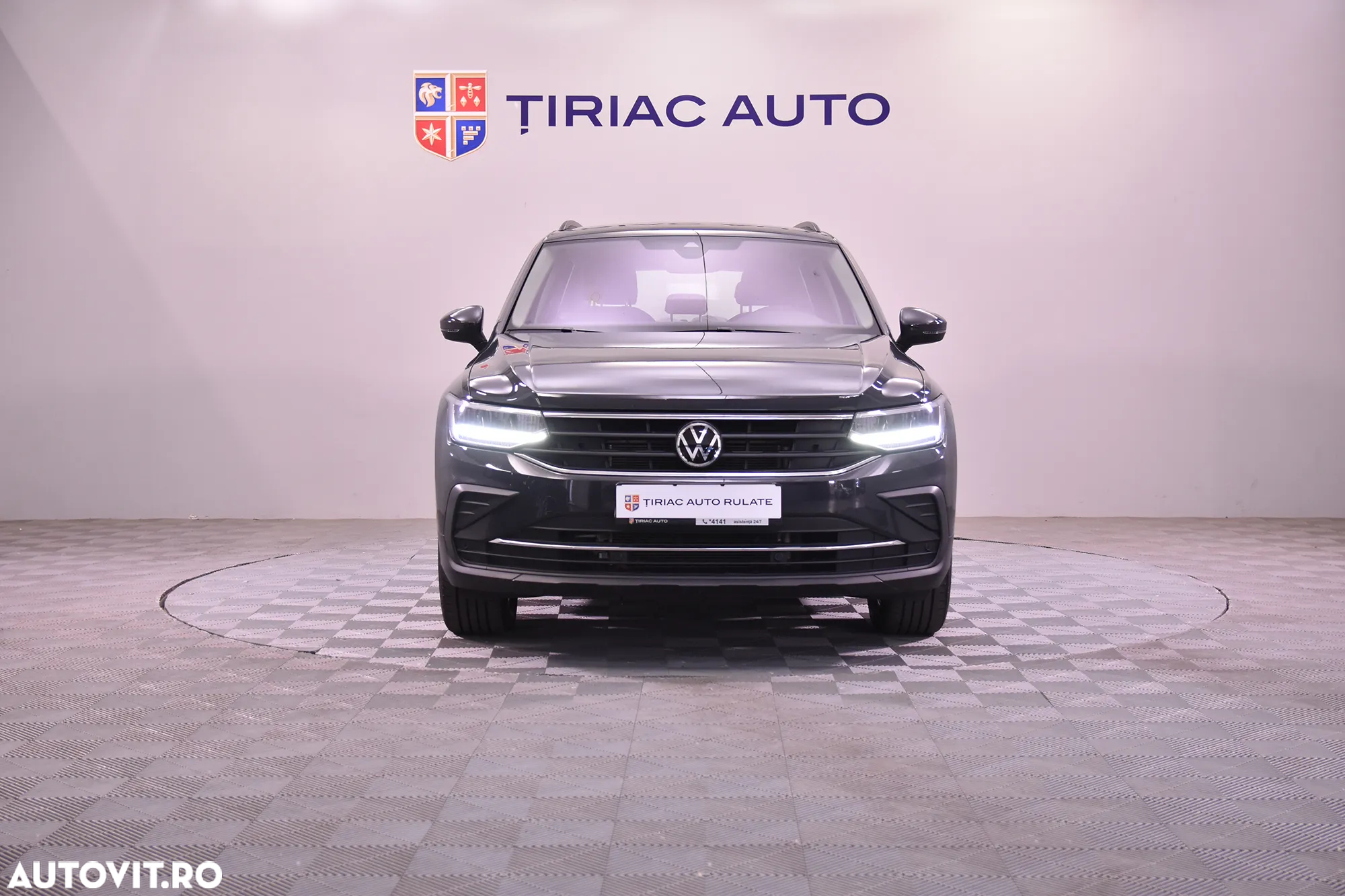 Volkswagen Tiguan - 8