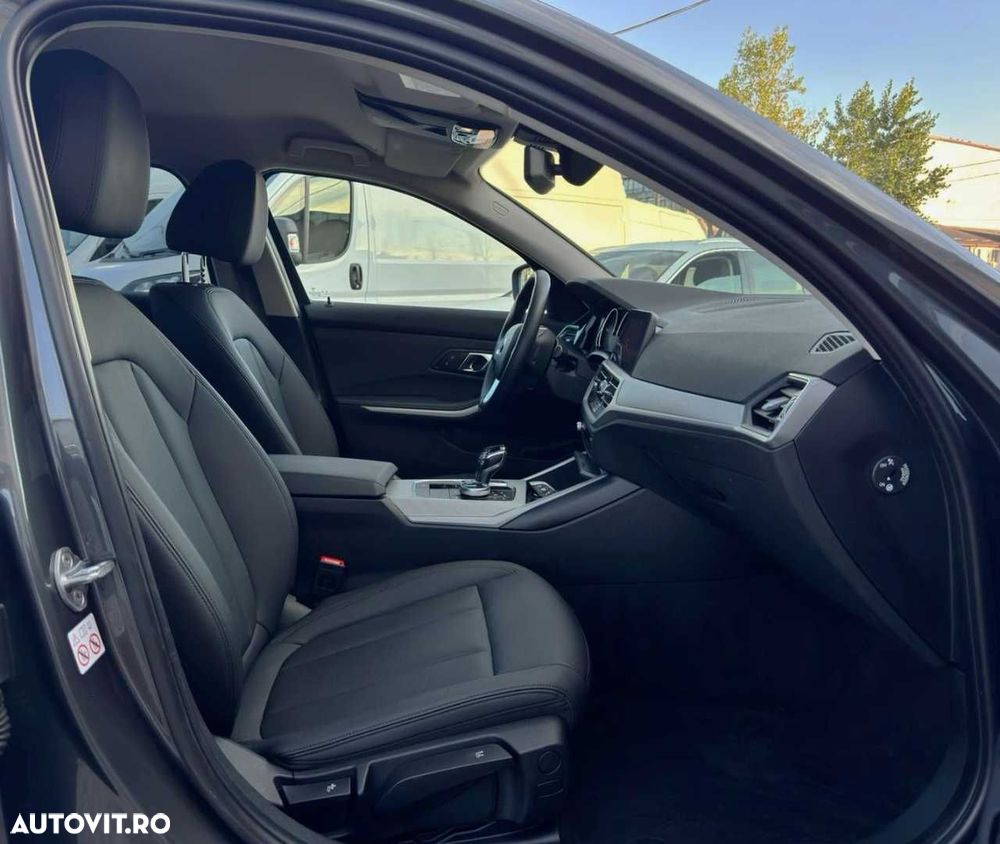 BMW Seria 3 320i AT - 18