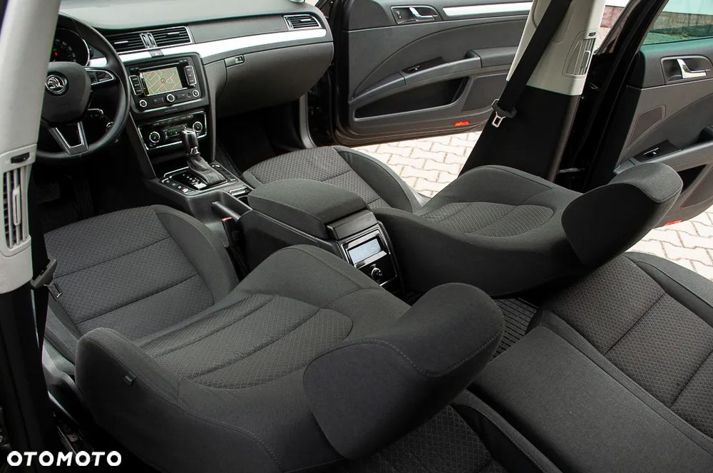 Skoda Superb 2.0 TDI Green tec DSG Elegance - 27