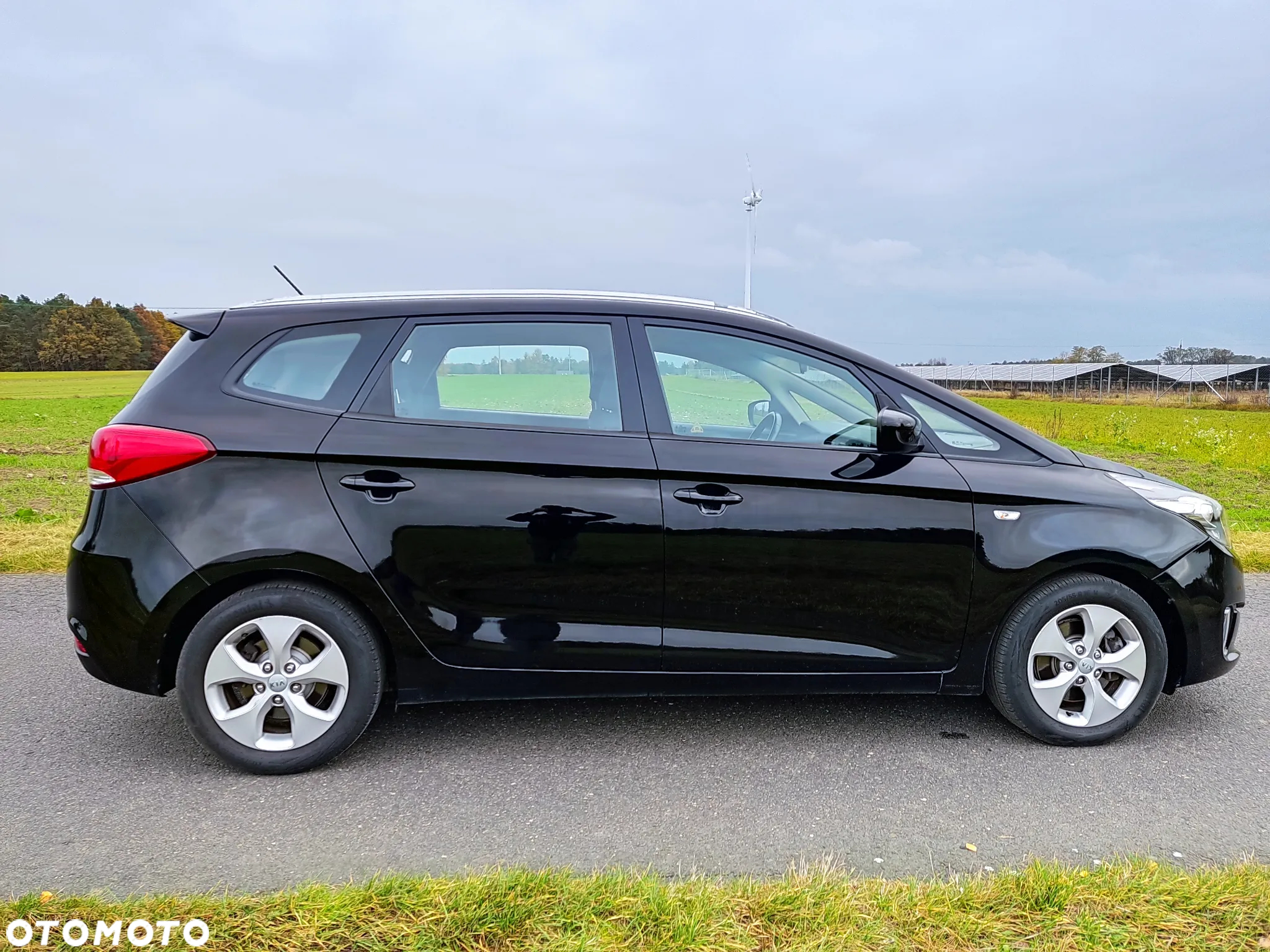Kia Carens 1.7 CRDi 136 Dream Team Edition - 6