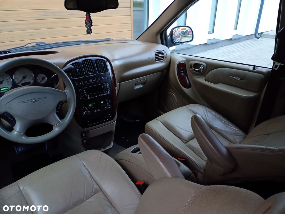 Chrysler Grand Voyager 3.3 Limited - 36