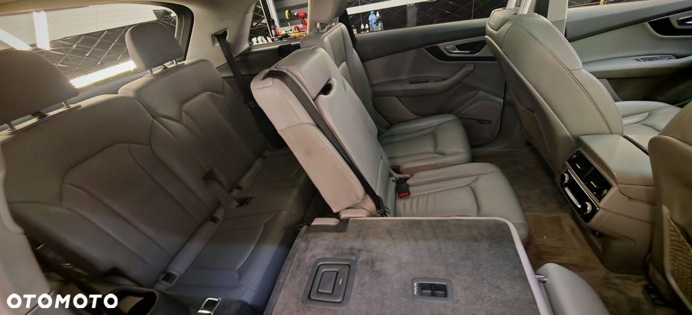 Audi Q7 - 12