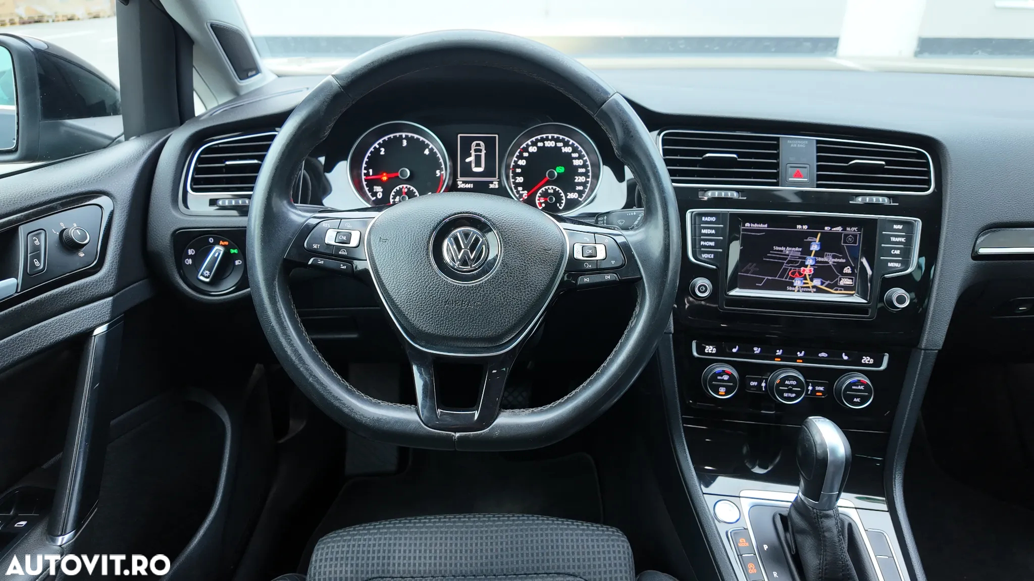 Volkswagen Golf 2.0 BlueTDI DSG Highline - 6