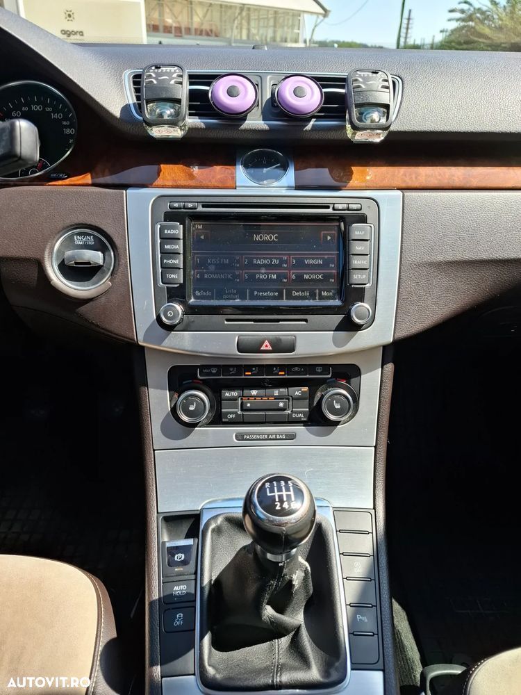 Volkswagen Passat 2.0 TDI BlueMotion Tehnology Highline - 12