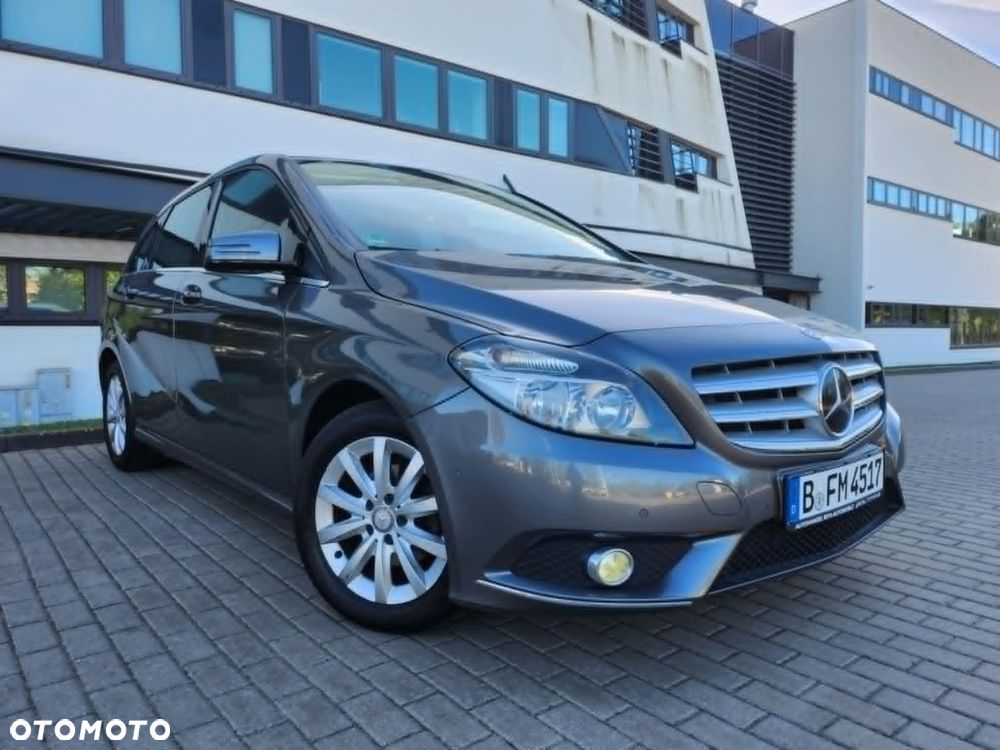 Mercedes-Benz Klasa B 180 (BlueEFFICIENCY) 7G-DCT - 2