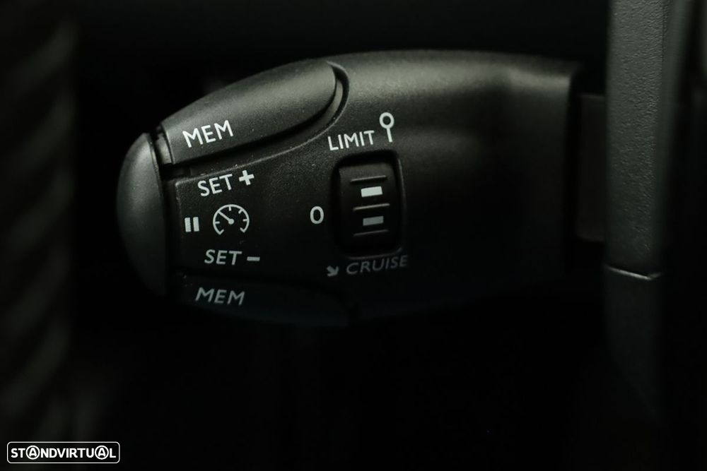 Peugeot 2008 1.2 Allure - 18