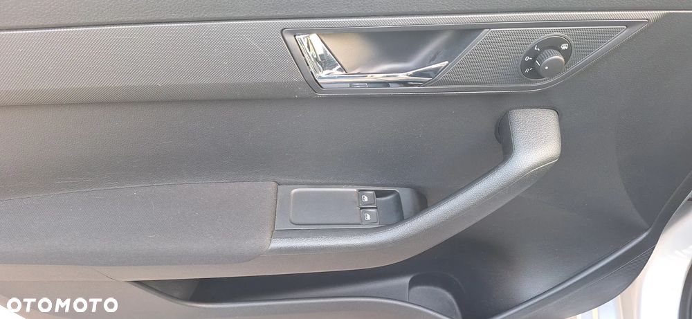 Skoda Fabia 1.0 TSI Clever - 11