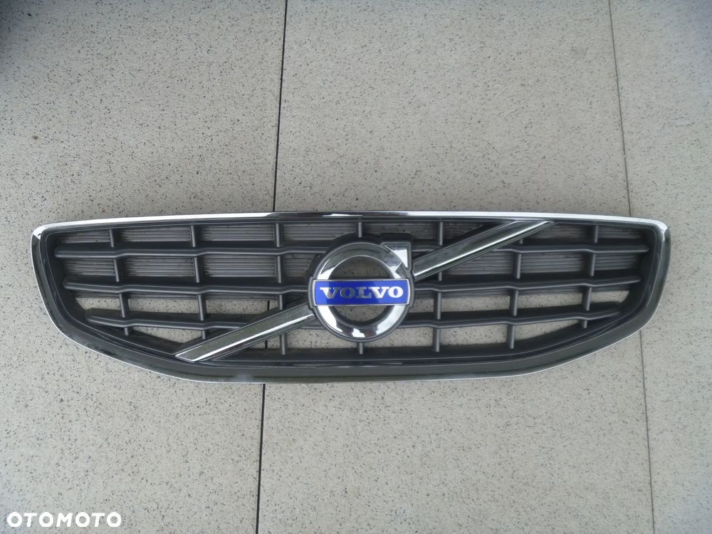VOLVO S60 III V60 II R DESIGN GRILL ATRAPA CHŁODNICY 31333690 ZNACZEK ŁADNA - 1