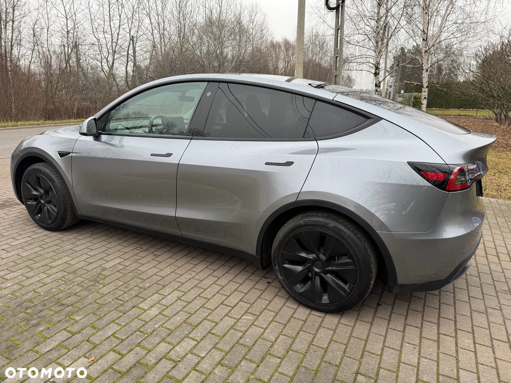 Tesla Model Y Standard - 10