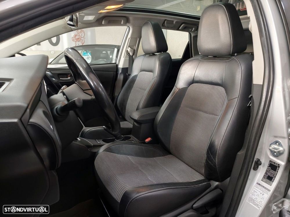 Toyota Auris Touring Sports 1.8 HSD Exclusive+Navi - 13