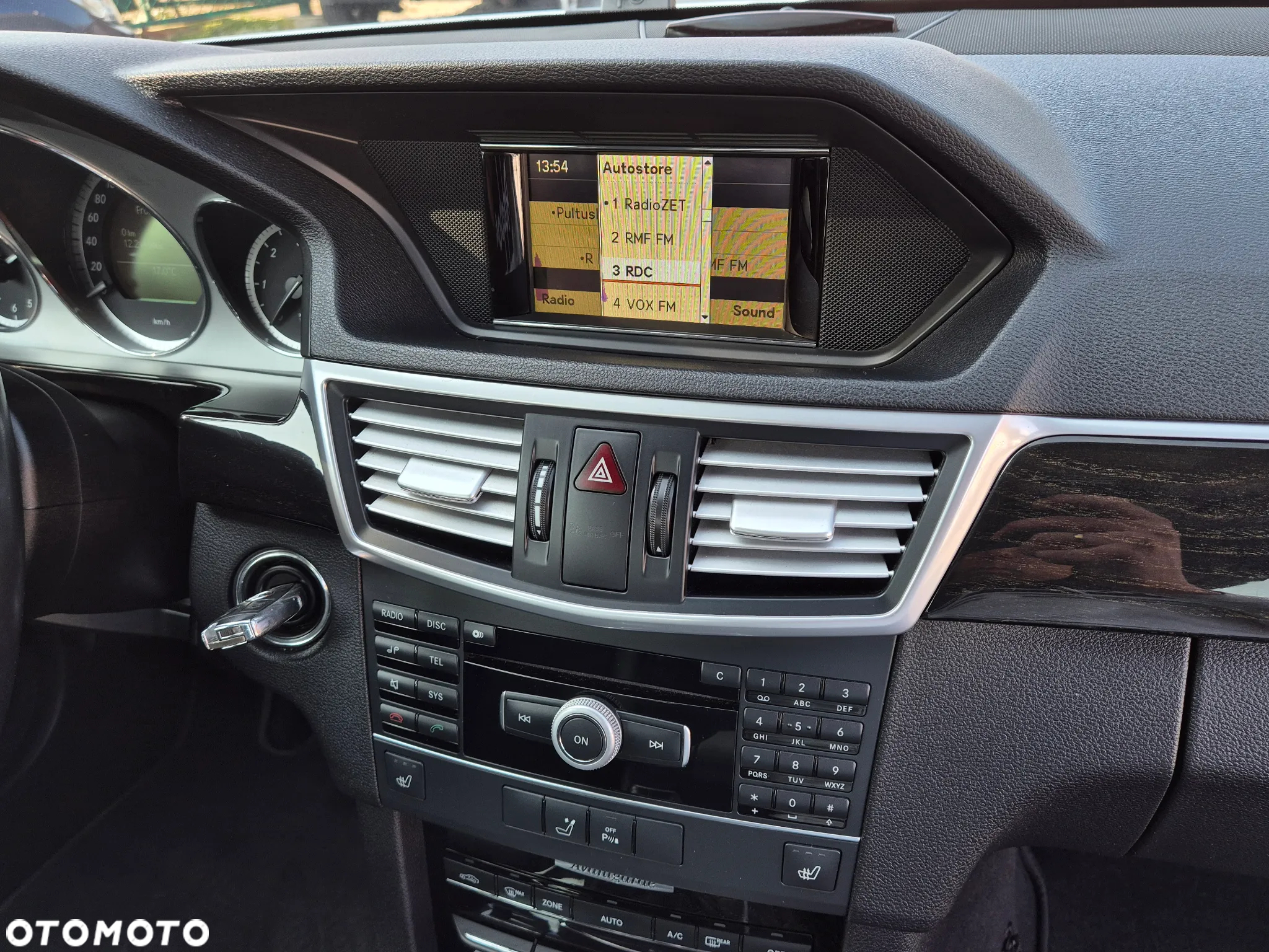 Mercedes-Benz Klasa E 200 CDI Avantgarde - 36