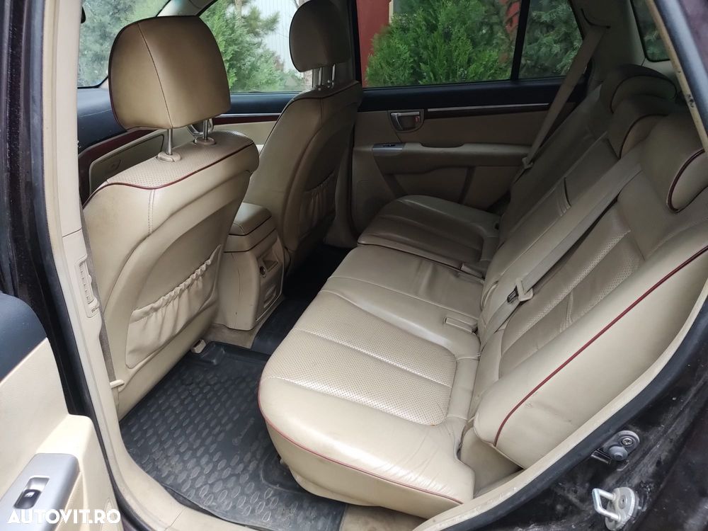 Hyundai Santa Fe 2.2 DSL VGT 5 SEATS 4WD STD - 6