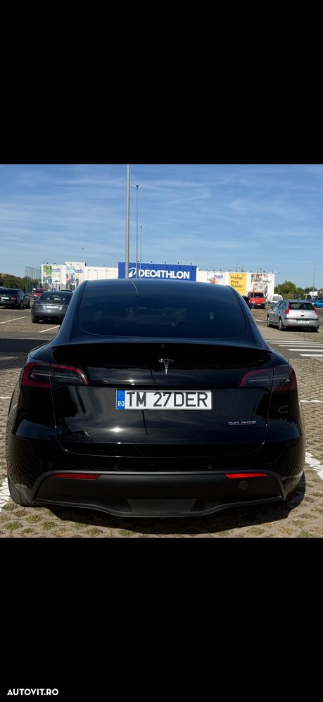 Tesla Model Y - 6