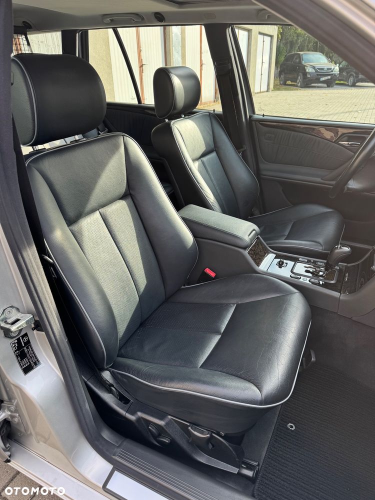 Mercedes-Benz Klasa E 320 T Avantgarde - 16