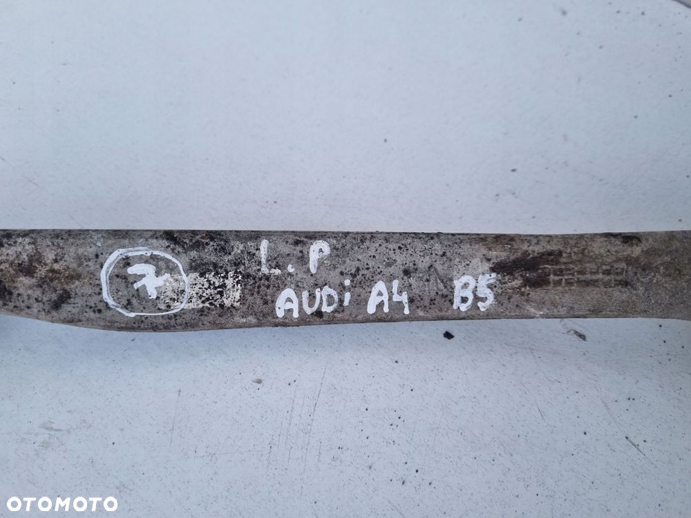Audi A4 B5 Passat B5 PRZEDNI LEWY GÓRNY WAHACZ przód - 2