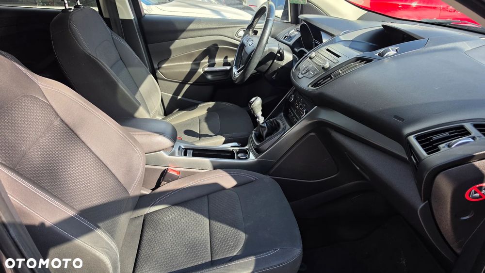 Ford Kuga - 13