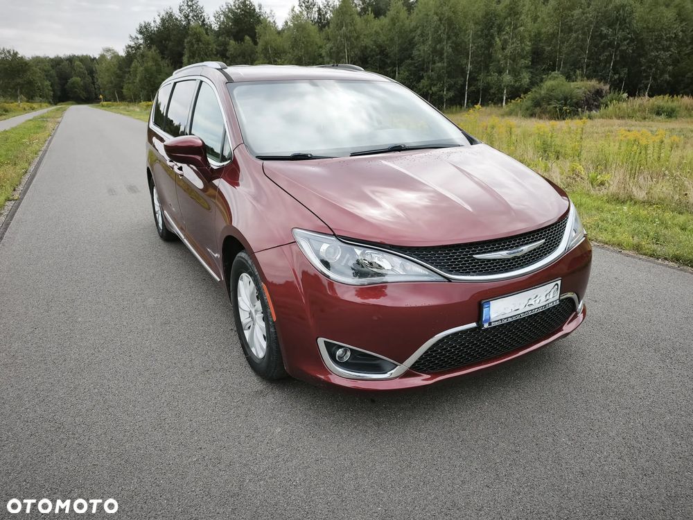 Chrysler Pacifica - 3