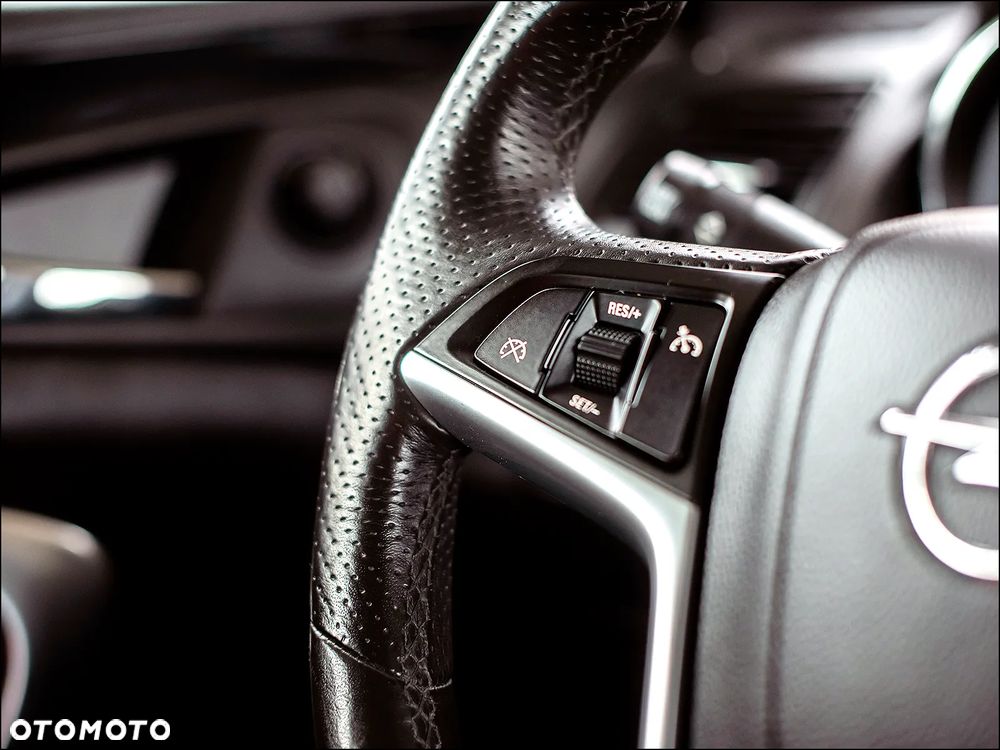 Opel Insignia - 19