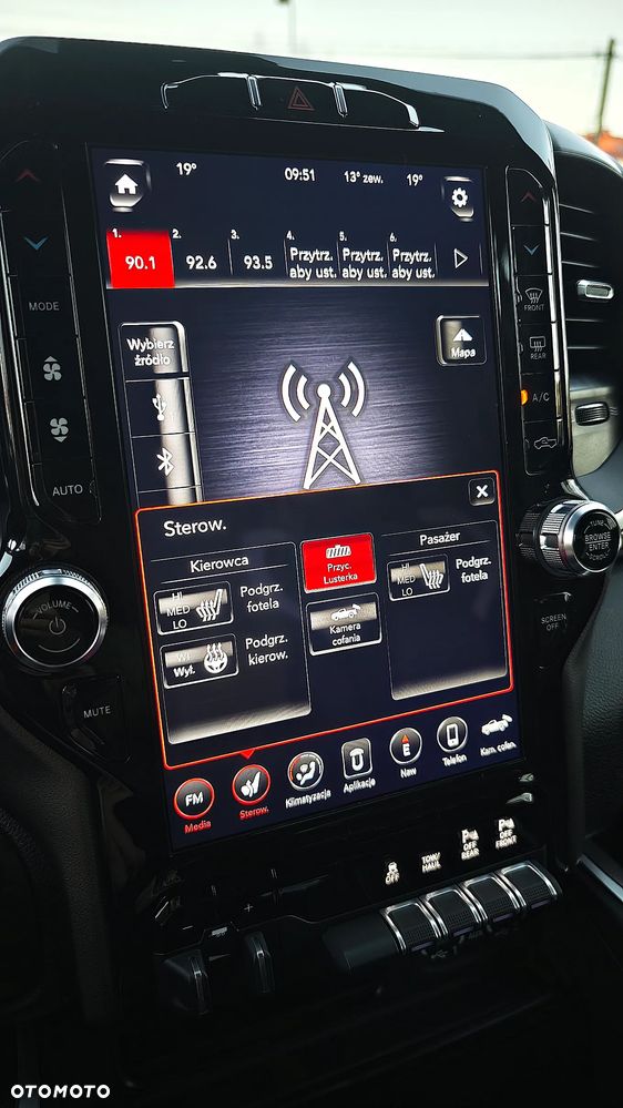 RAM 1500 5.7 Crew Cab Longbed Laramie Black - 30