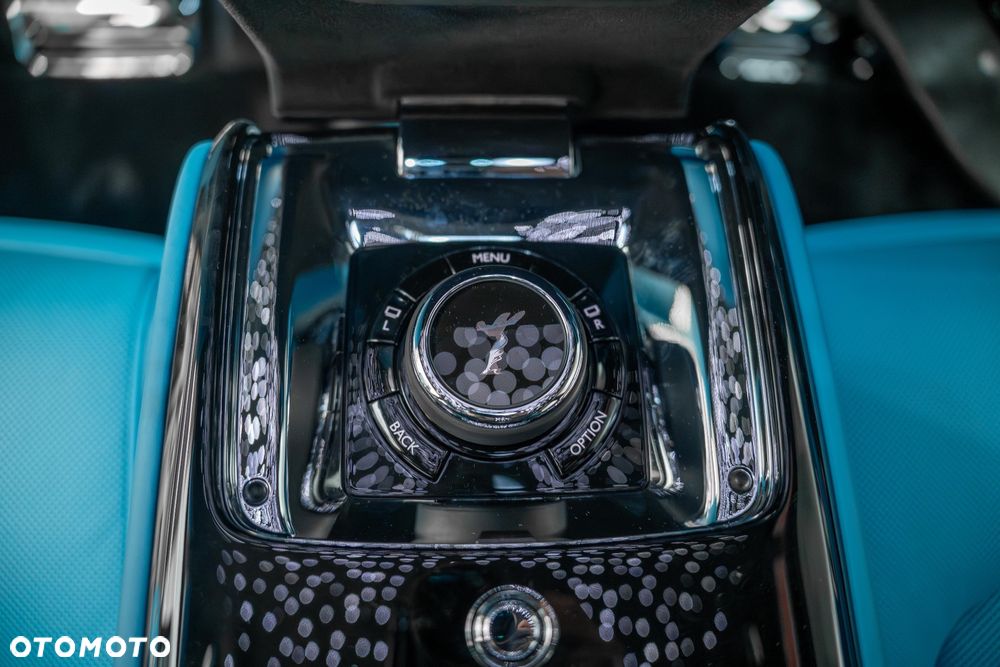 Rolls-Royce Cullinan - 24