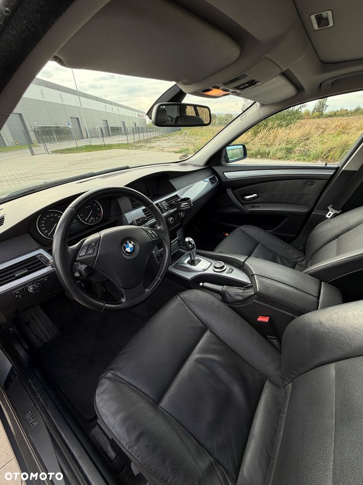 BMW Seria 5 523i - 15