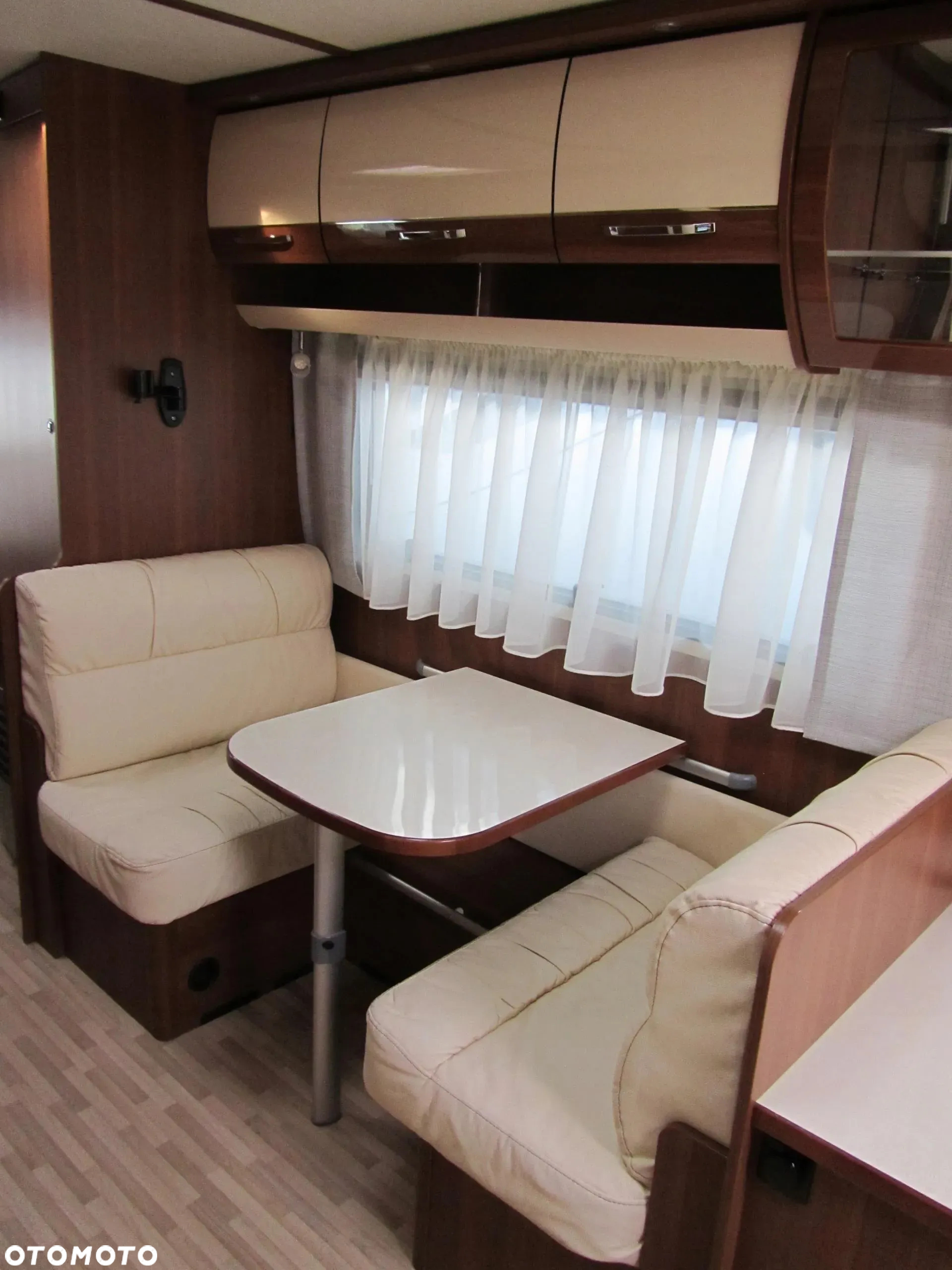 LMC 695 VIP - 4