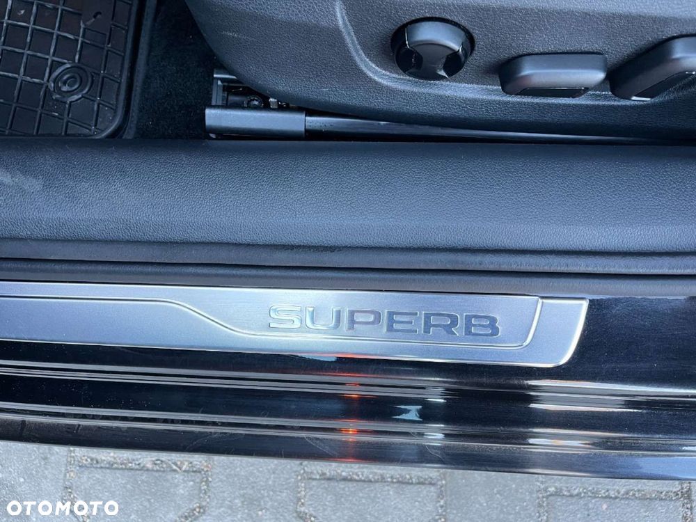 Skoda Superb 2.0 TDI Ambition DSG - 29